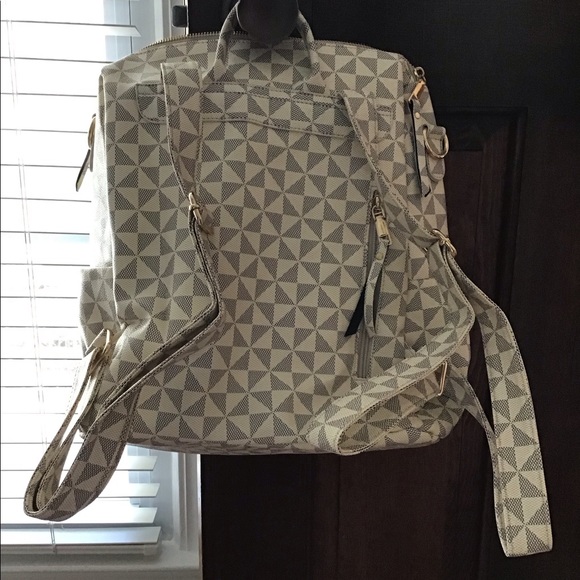 Pinwheel pattern backpack/shoulder bag - Picture 4 of 6
